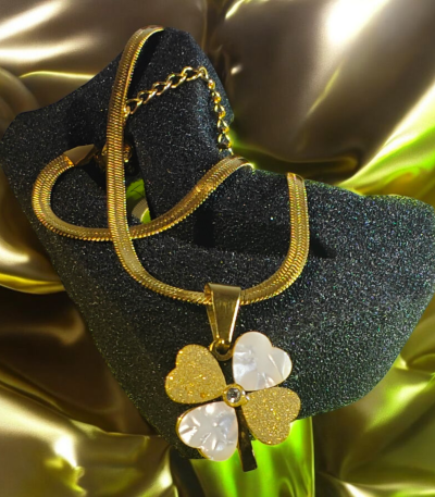 Four Leaf Clover Pendant Necklace for Women